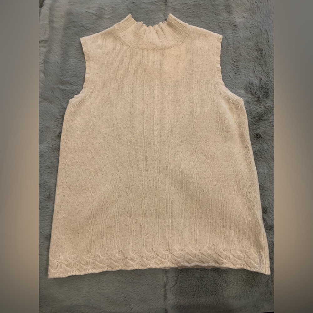 NWT Neiman Marcus ESCADA Wool and Cashmere Sleeveless Sweater - EU 40 - US 6-10
